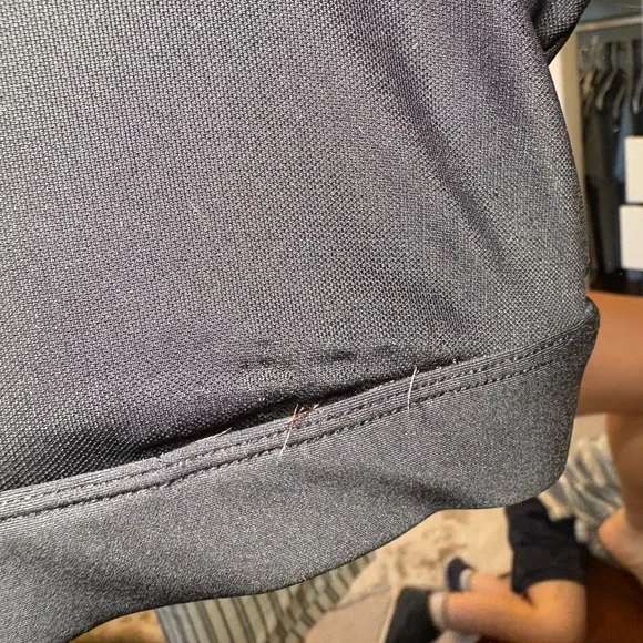 ALO Yoga Jet Black Sports Bra - Picture 6 of 7